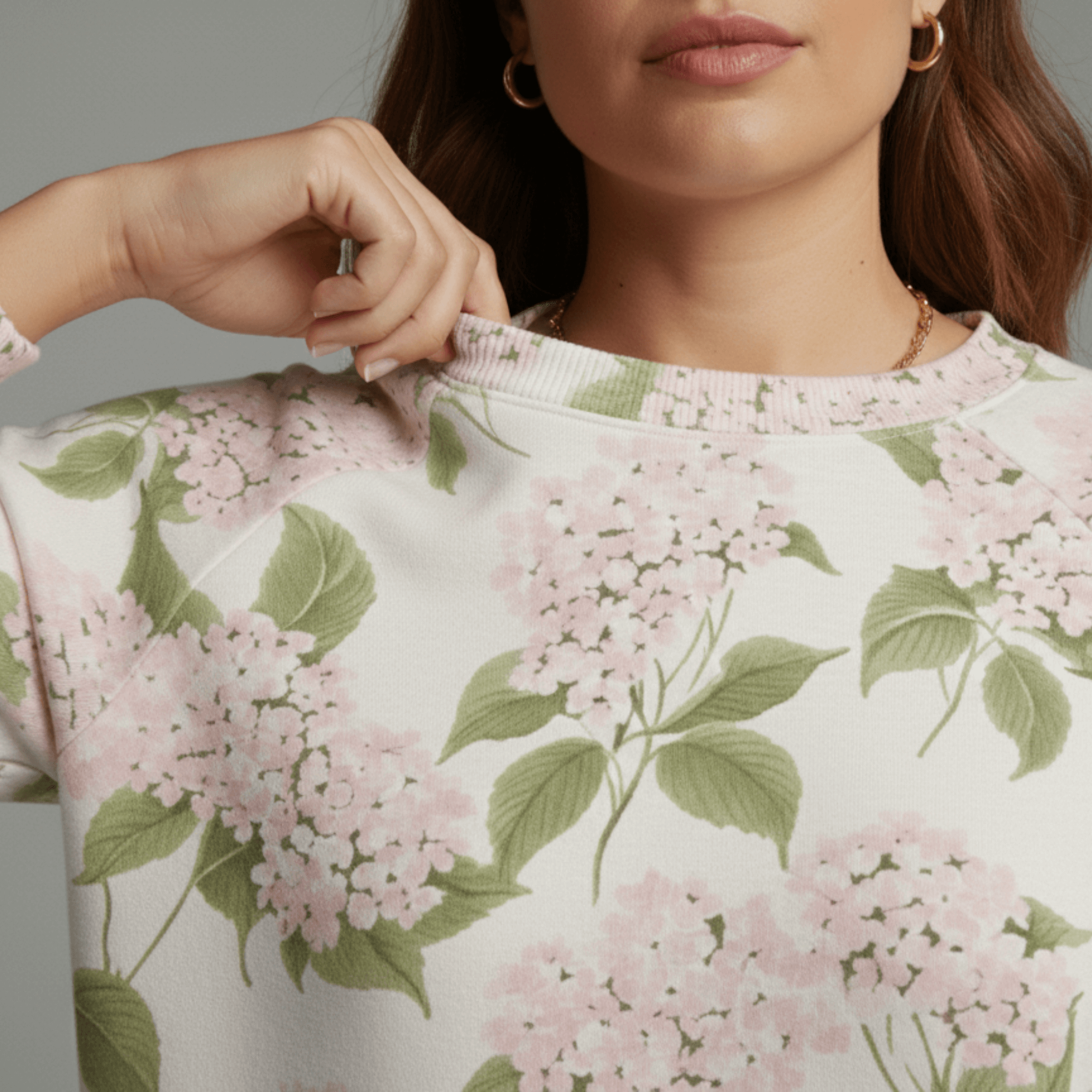 Chic Cotton Sweatshirt in Pink Hydrangea Floral Print front details 