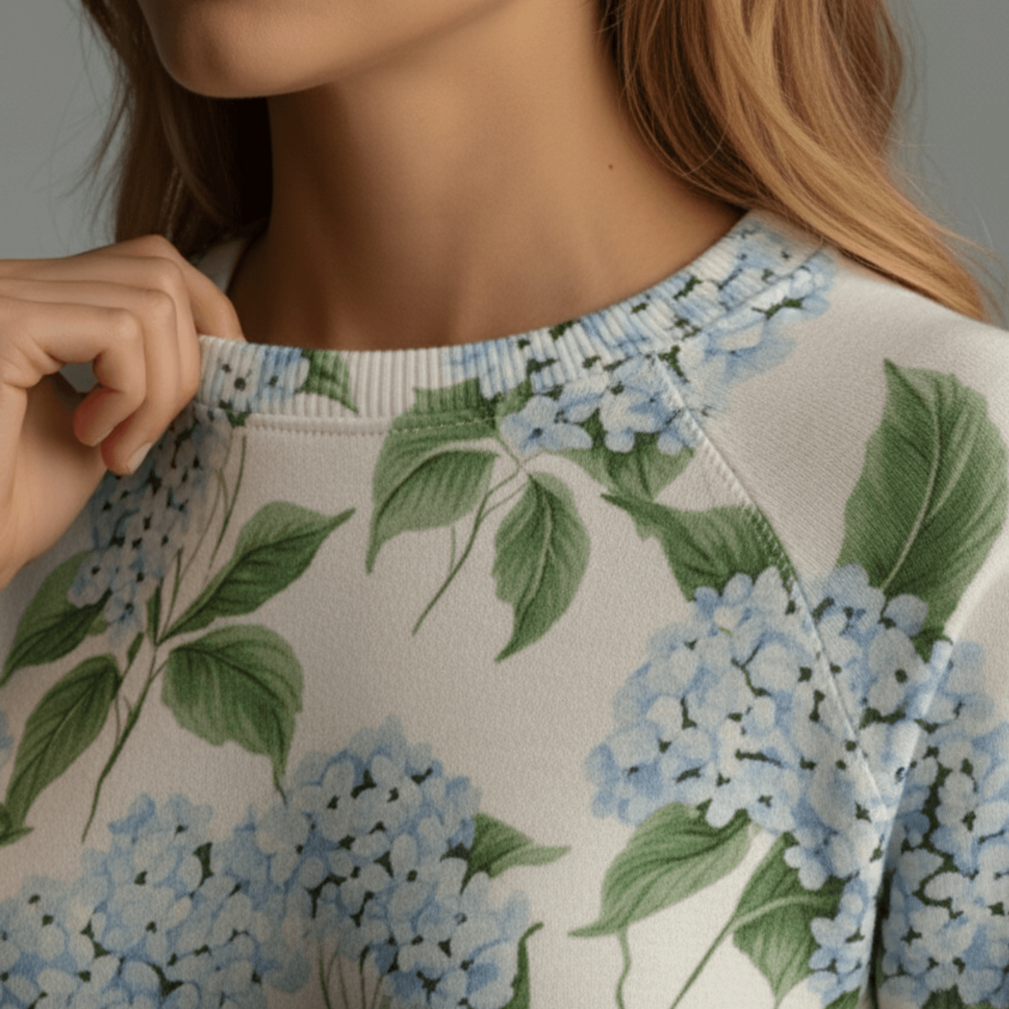 Cotton Sweatshirt in Blue Hydrangea Floral Print collar details 